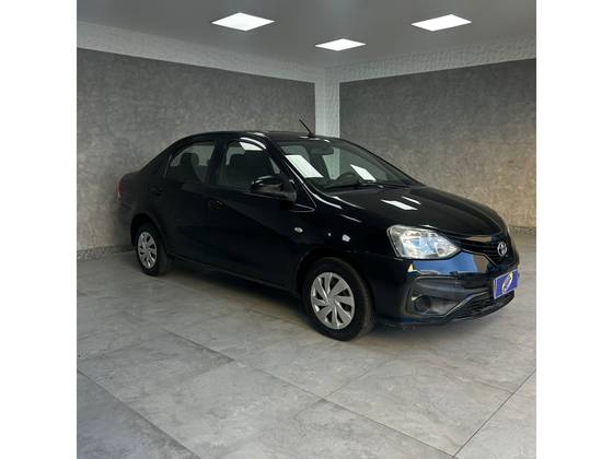 TOYOTA ETIOS 1.5 PLATINUM SEDAN 16V FLEX 4P AUTOMÁTICO